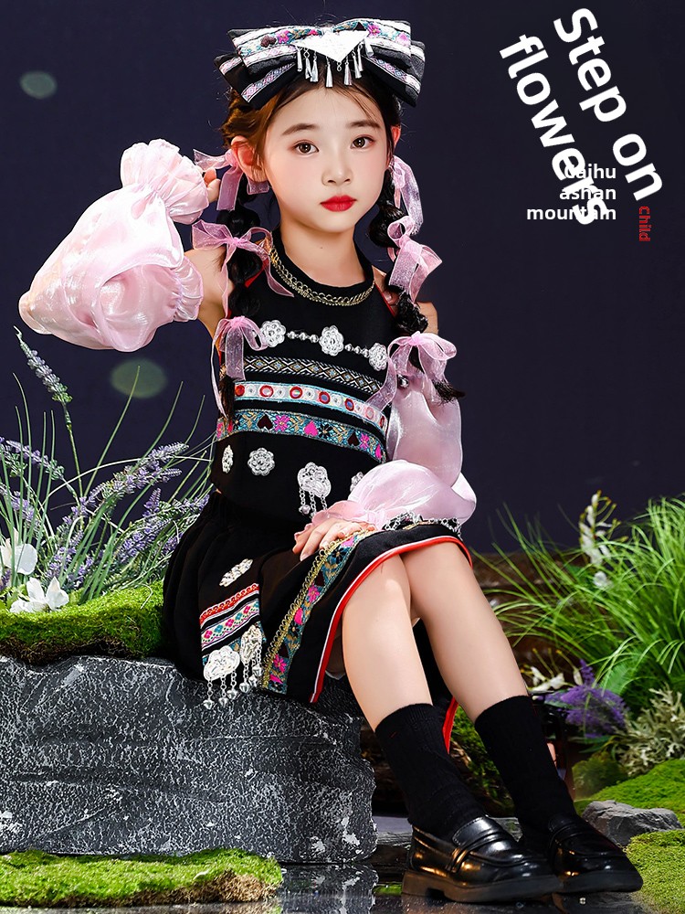 Ethnic Clothing & Online Fashion Store Khaadi Pk - Children's National Costume Performance Clothing Girl's