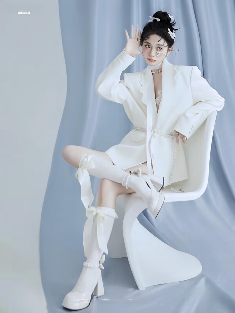 Studio Photography Suit White  - Ethnic Clothing & Online Fashion Store Khaadi Pk บทวิจารณ์และราคา