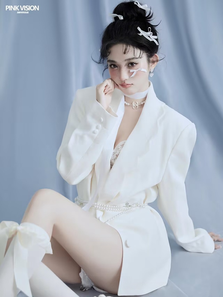 Studio Photography Suit White  - Ethnic Clothing & Online Fashion Store Khaadi Pk บทวิจารณ์และราคา