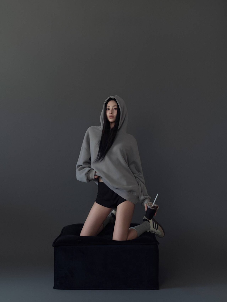 Gray Mood Portrait Theme Photo - Ethnic Clothing & Online Fashion Store Khaadi Pk บทวิจารณ์และราคา