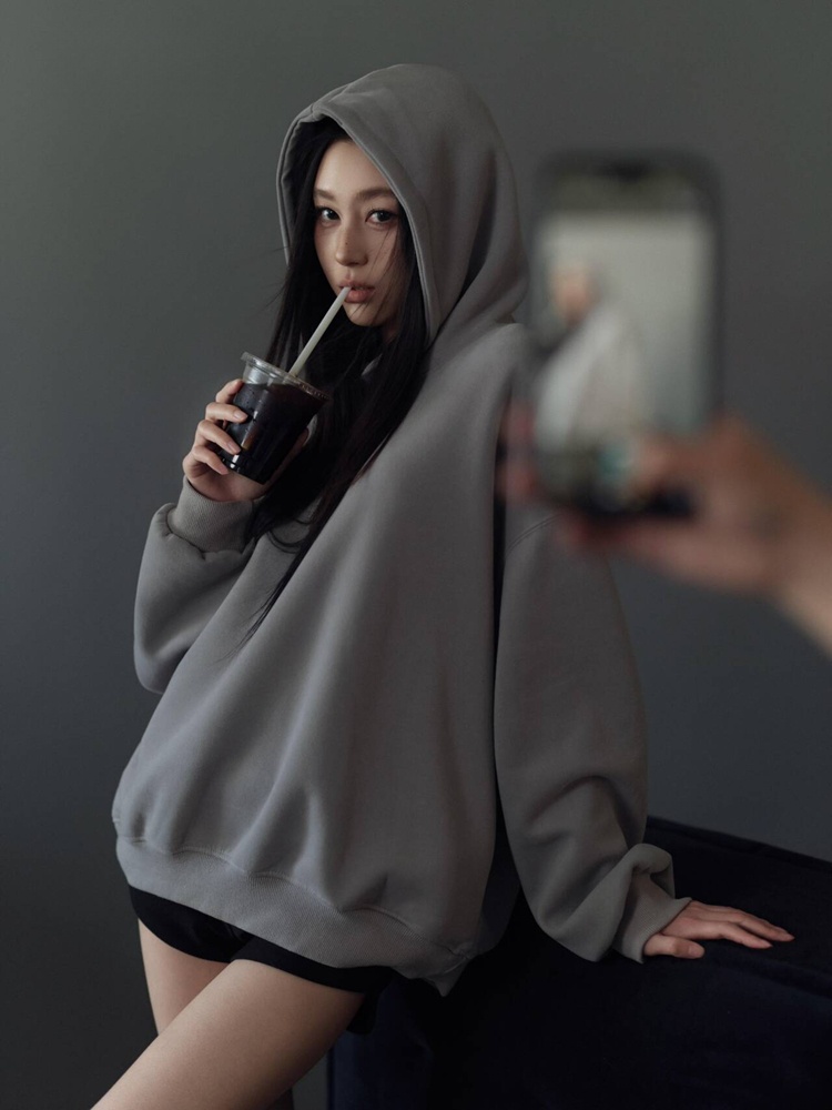 Gray Mood Portrait Theme Photo - Ethnic Clothing & Online Fashion Store Khaadi Pk บทวิจารณ์และราคา