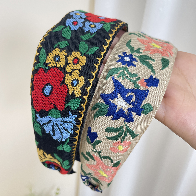 New Bohemian Style Embroidery  - Ethnic Fashion Accessories บทวิจารณ์และราคา